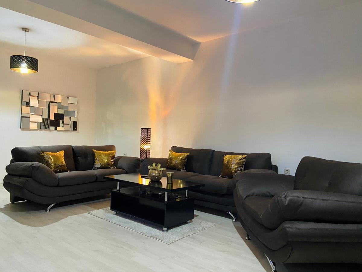Gold Luxury Apartment 库马诺沃 外观 照片